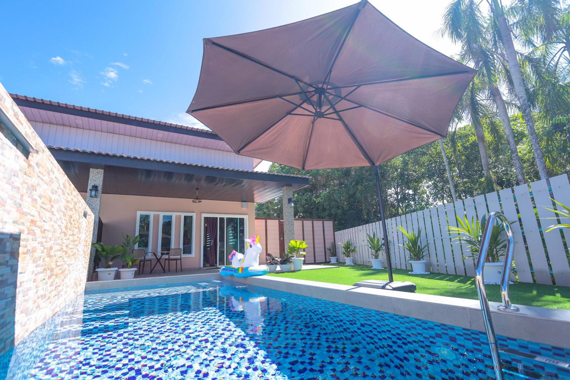D' Village Cottage 2 - Private Pool Villa Pantai Cenang  Exterior photo